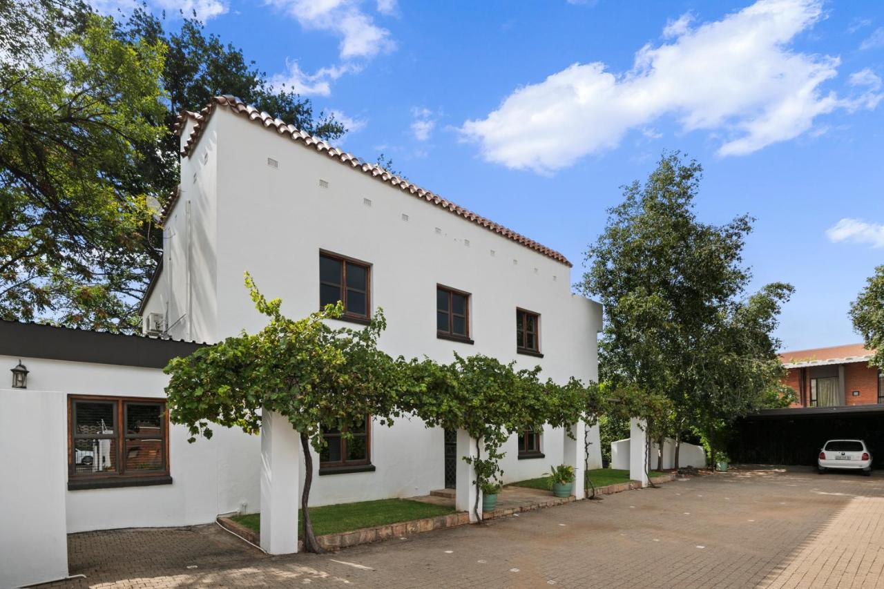 De Akker Guest House Bloemfontein Dış mekan fotoğraf