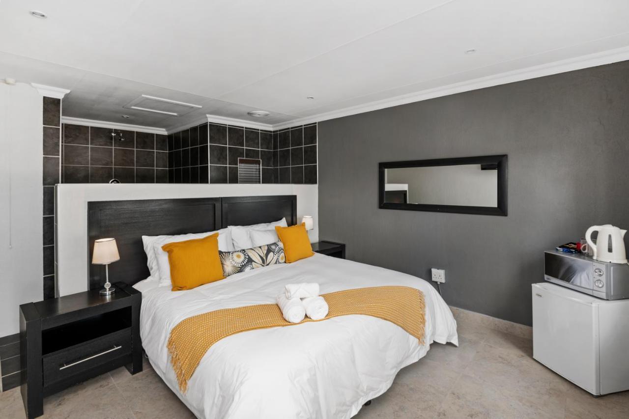 De Akker Guest House Bloemfontein Dış mekan fotoğraf