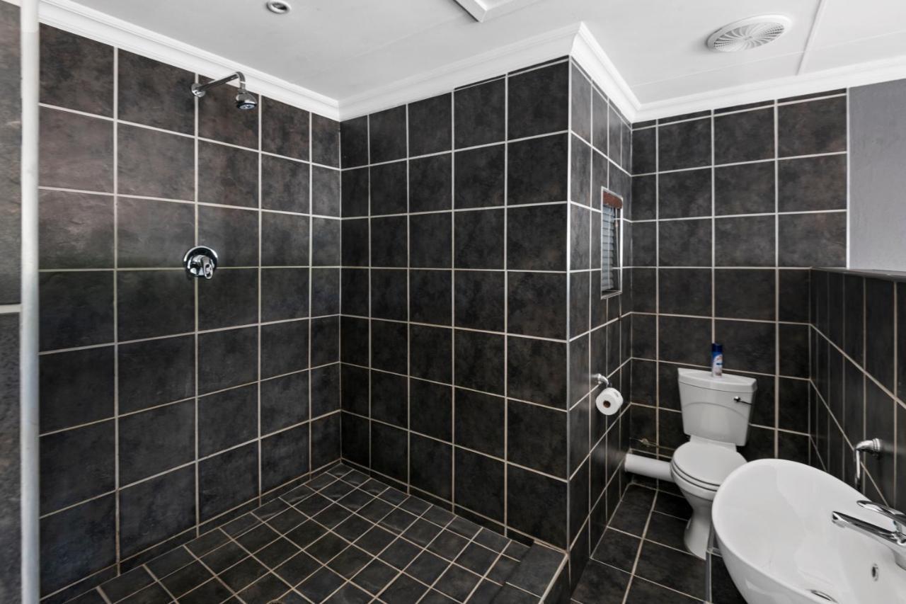 De Akker Guest House Bloemfontein Dış mekan fotoğraf