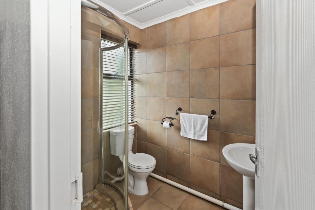 De Akker Guest House Bloemfontein Dış mekan fotoğraf
