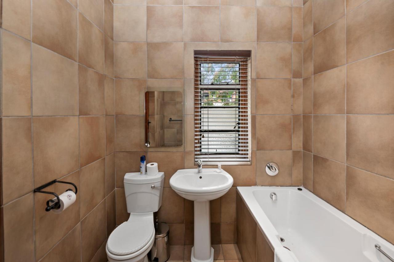 De Akker Guest House Bloemfontein Dış mekan fotoğraf
